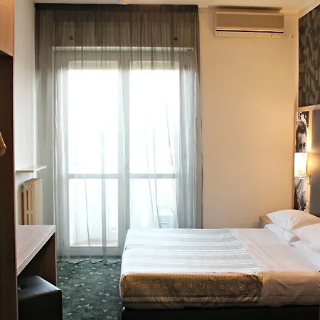 Victoria Hotel 3*