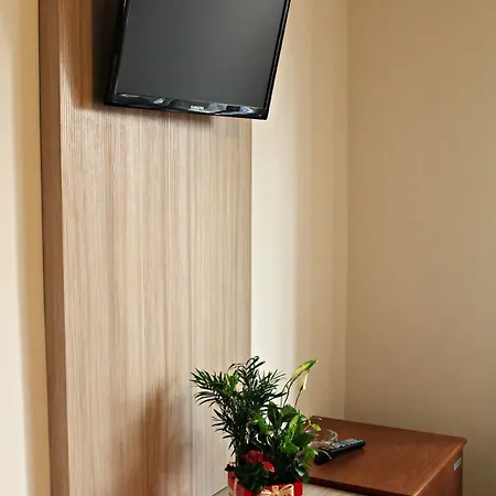 Victoria Hotel 3*
