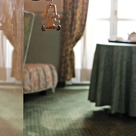 Victoria Hotel 3*
